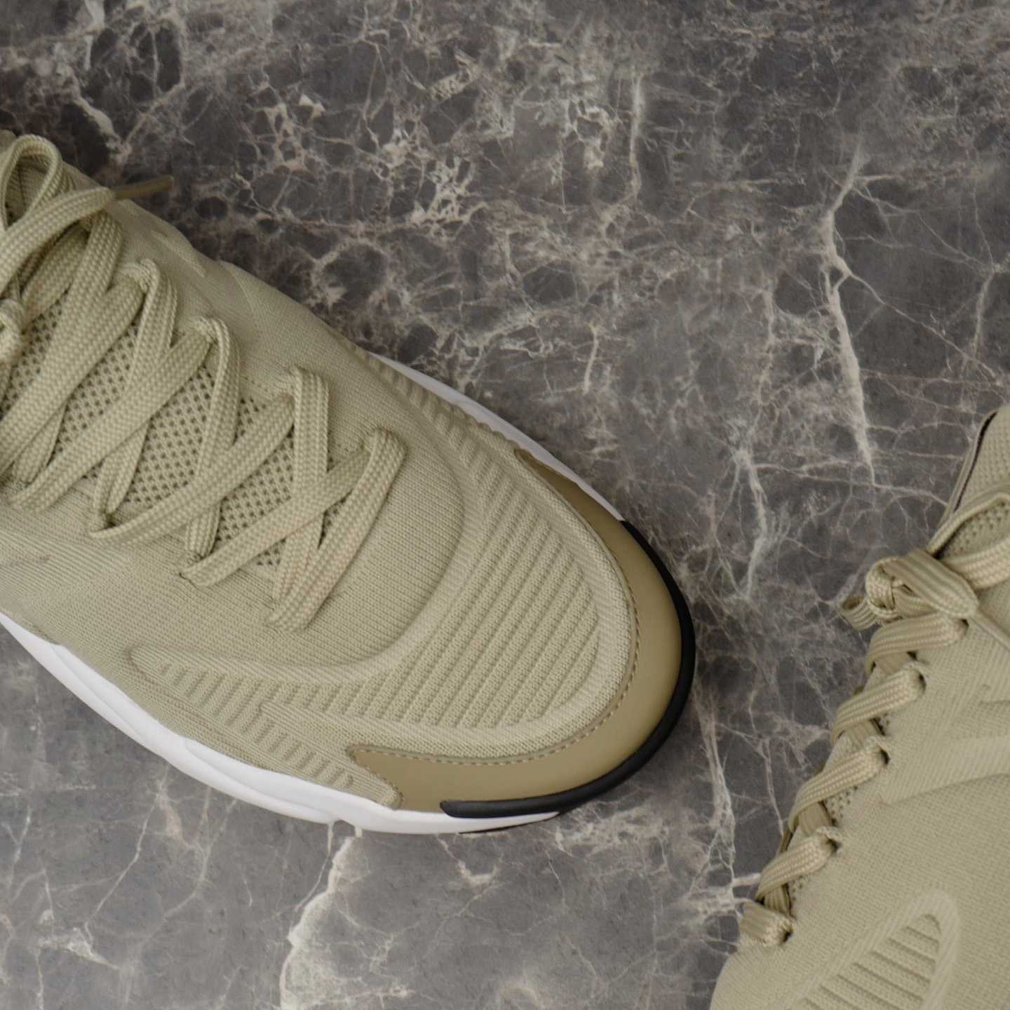 Louis Vuitton LV Runner Tatic Sneaker 1AIWVE - DesignerGu