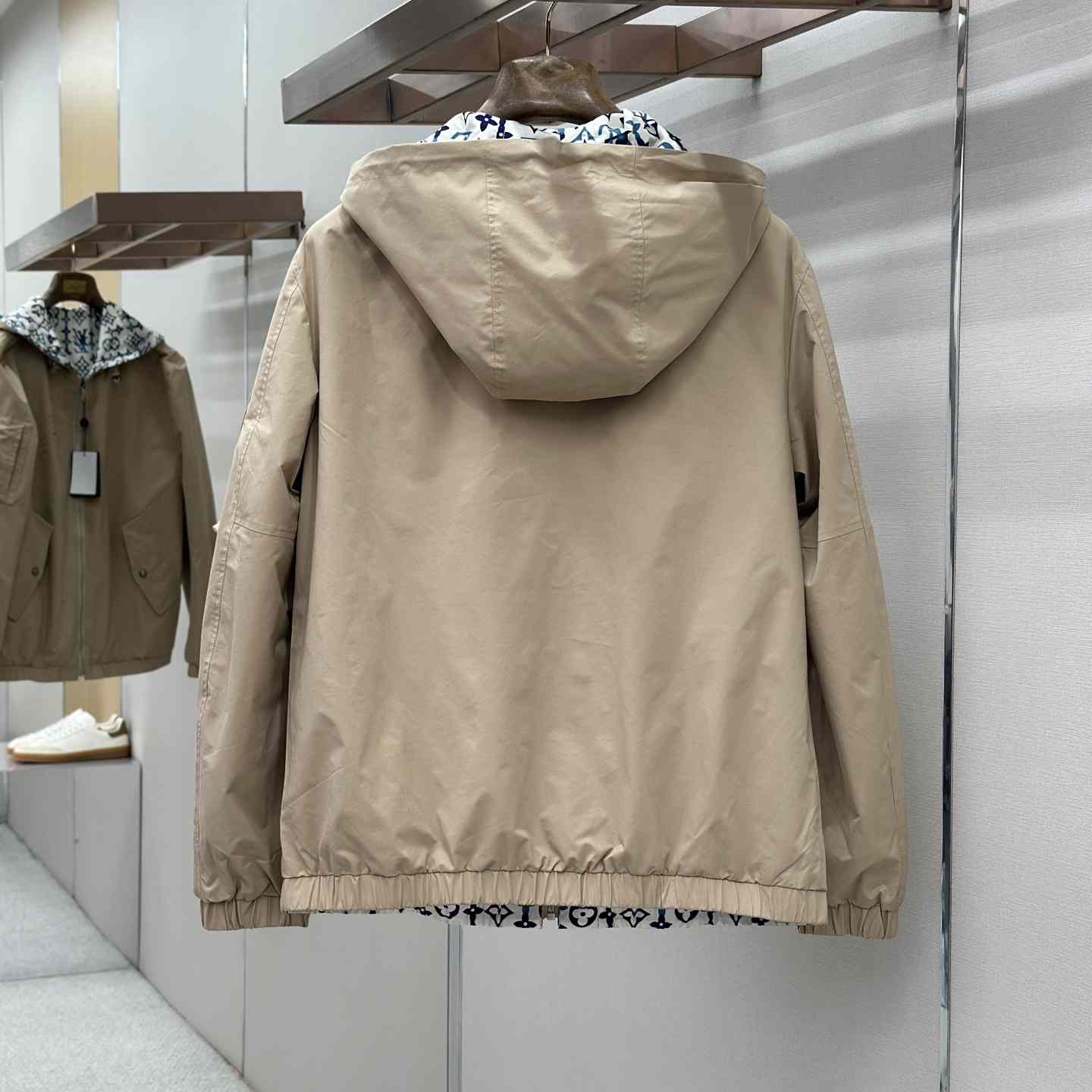 Louis Vuitton Reversible Windbreaker   1AJUW1 - DesignerGu