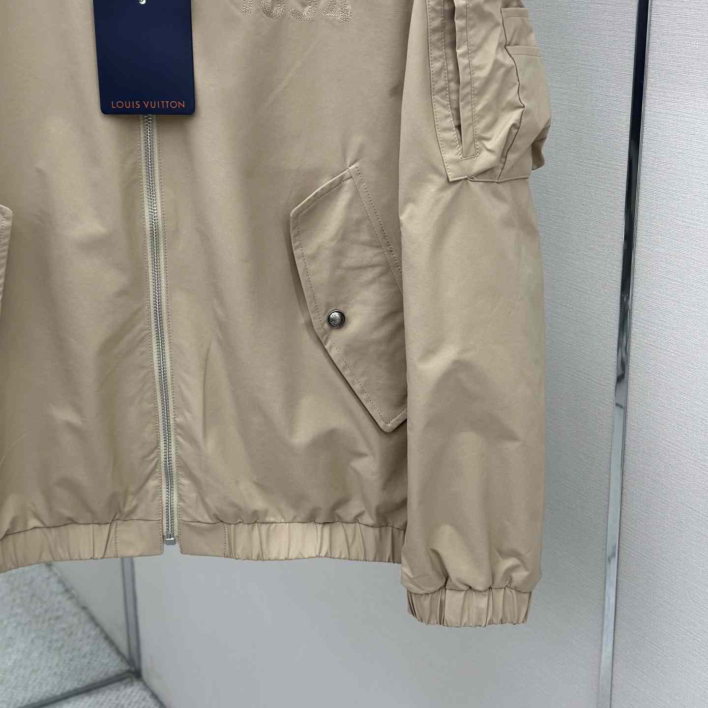 Louis Vuitton Reversible Windbreaker   1AJUW1 - DesignerGu