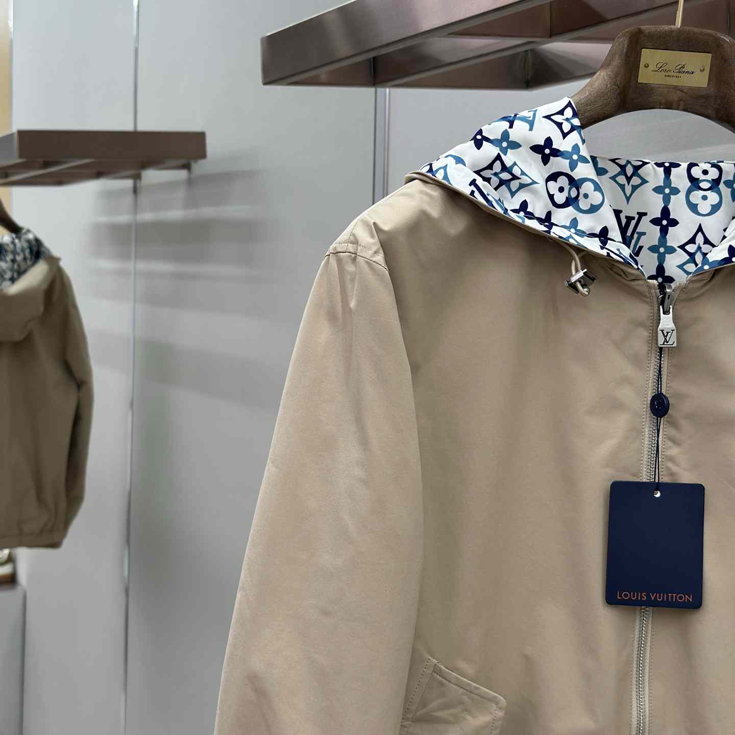 Louis Vuitton Reversible Windbreaker   1AJUW1 - DesignerGu