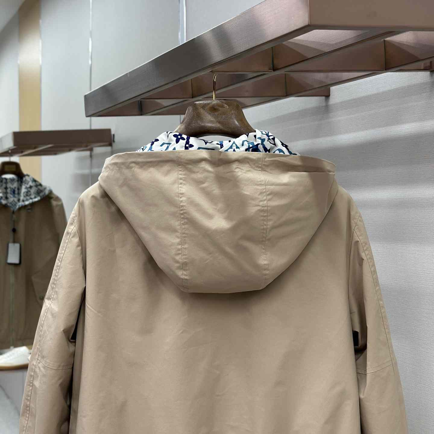 Louis Vuitton Reversible Windbreaker   1AJUW1 - DesignerGu