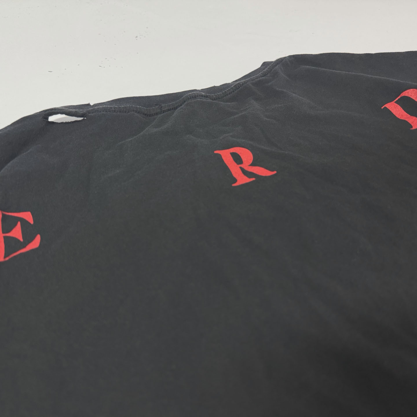 Enfants Riches Déprimés Les Crimes De L'aMour T-Shirt 'Thrashed Black' - DesignerGu