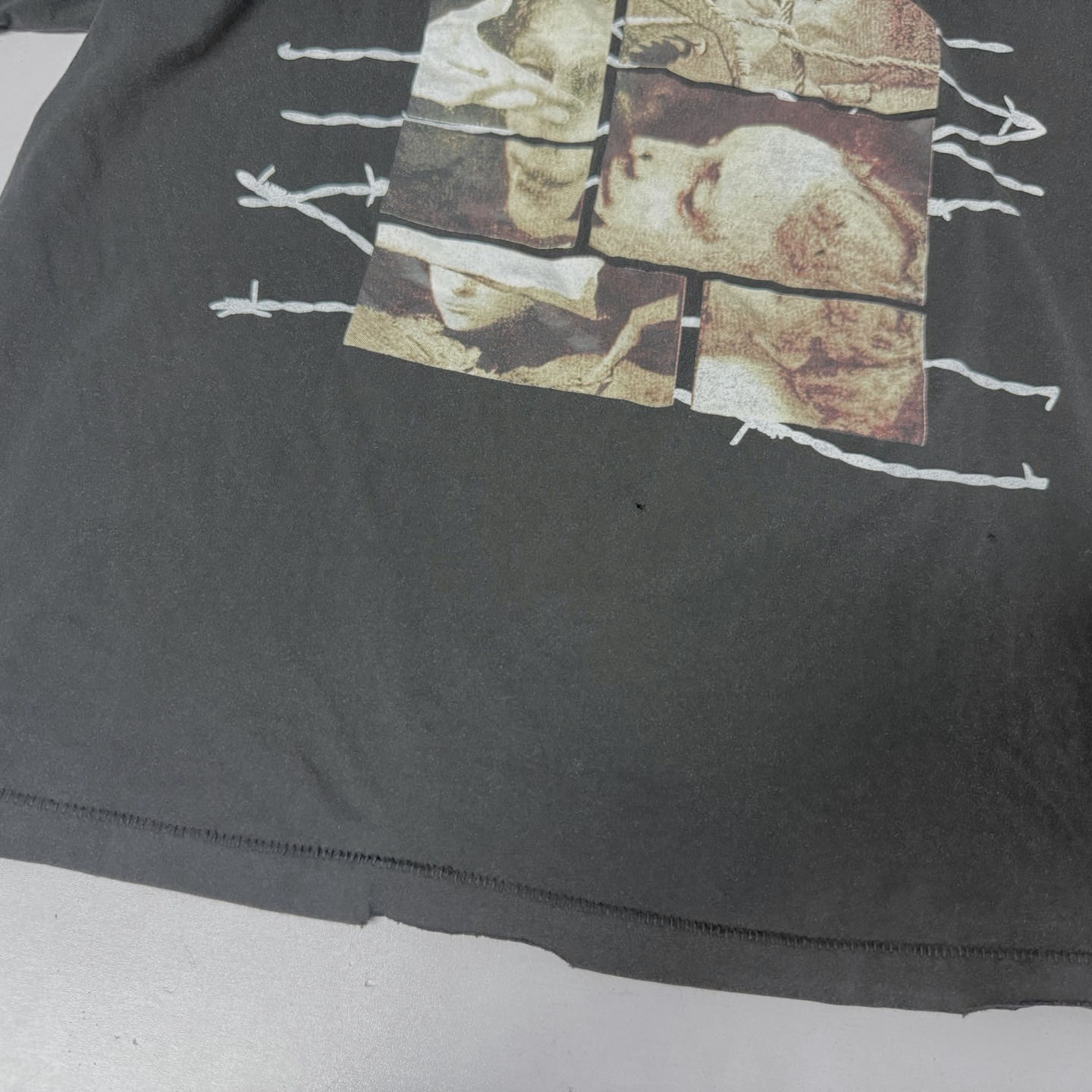 Enfants Riches Déprimés Les Crimes De L'aMour T-Shirt 'Thrashed Black' - DesignerGu