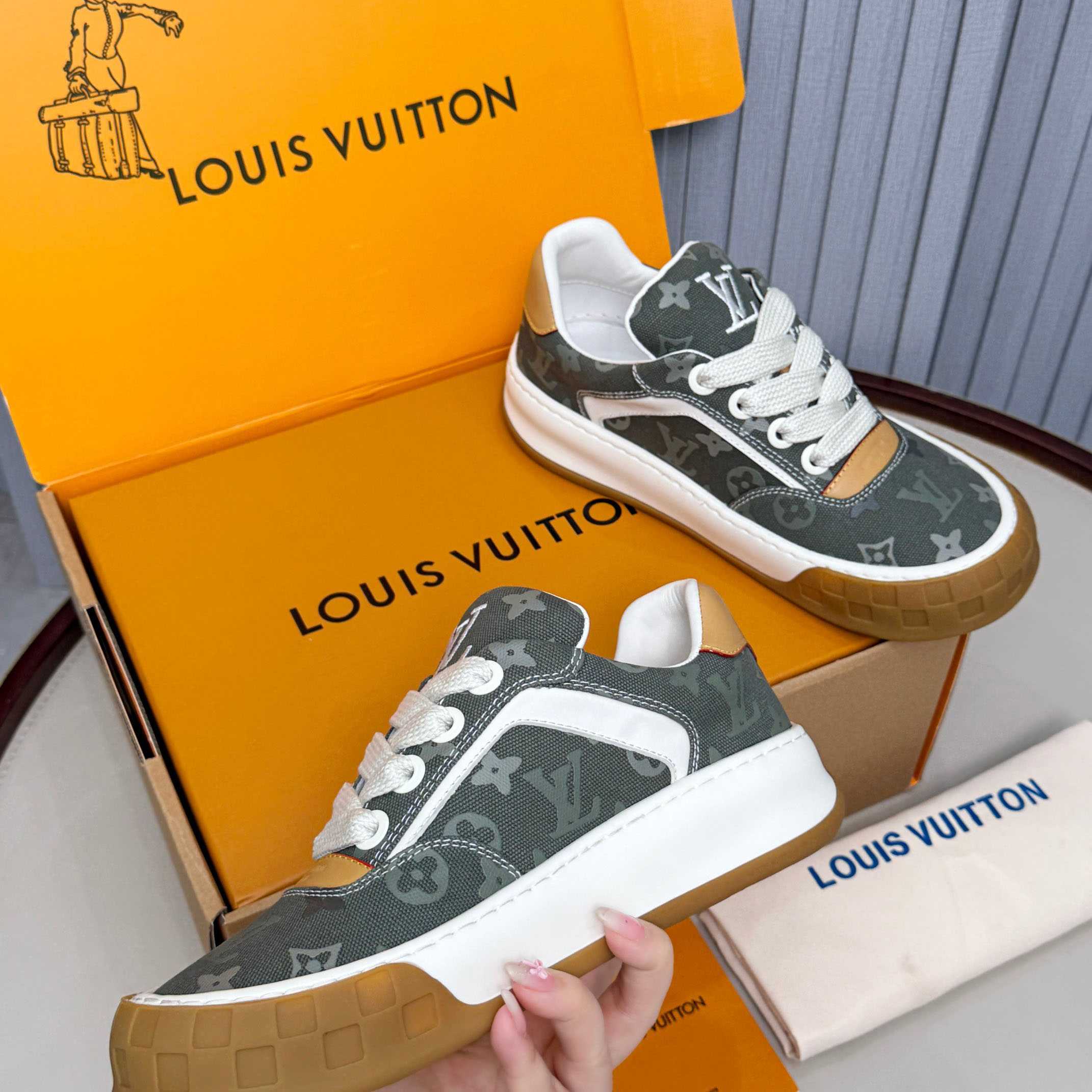 Louis Vuitton LV Tilted Sneaker 1AJAMF - DesignerGu