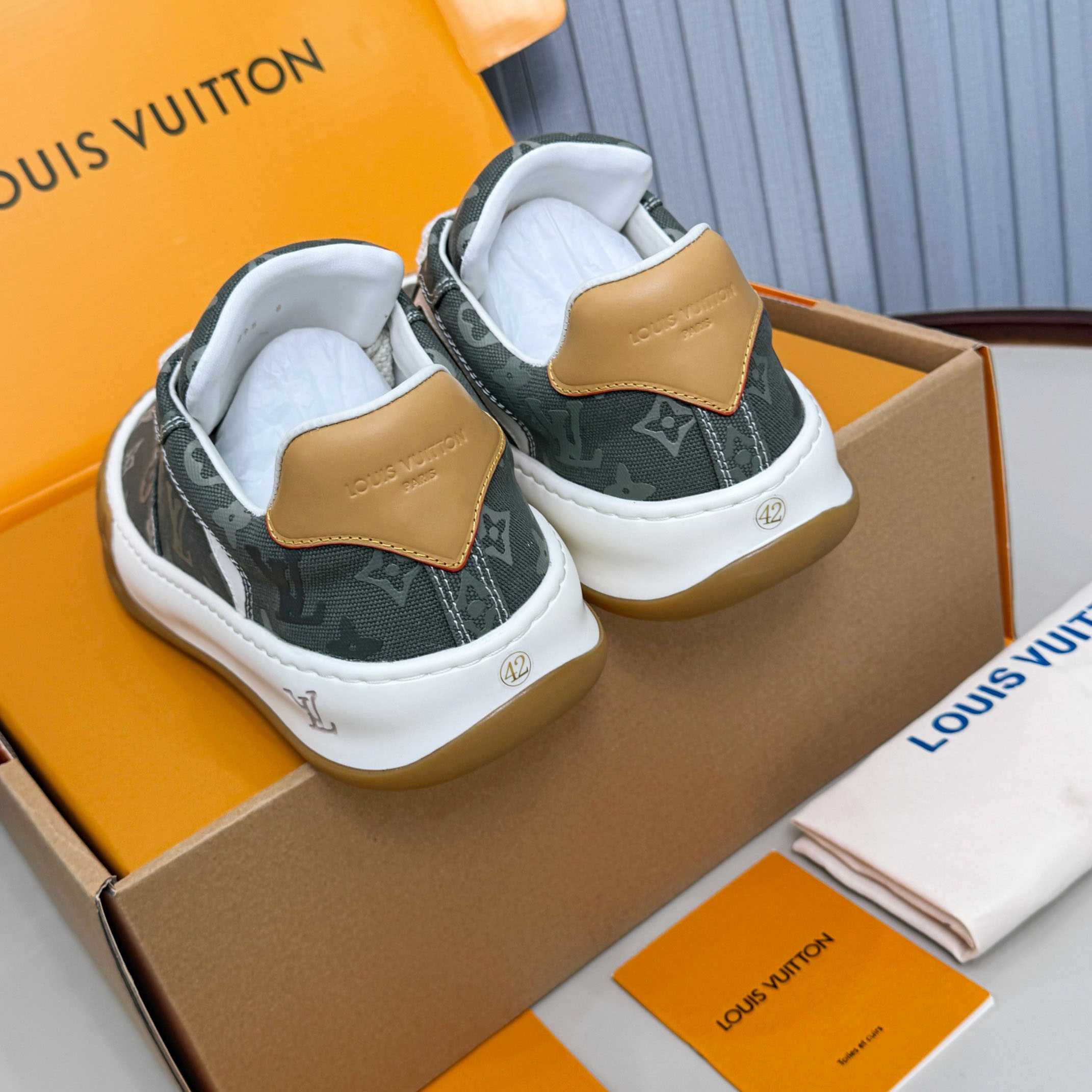 Louis Vuitton LV Tilted Sneaker 1AJAMF - DesignerGu
