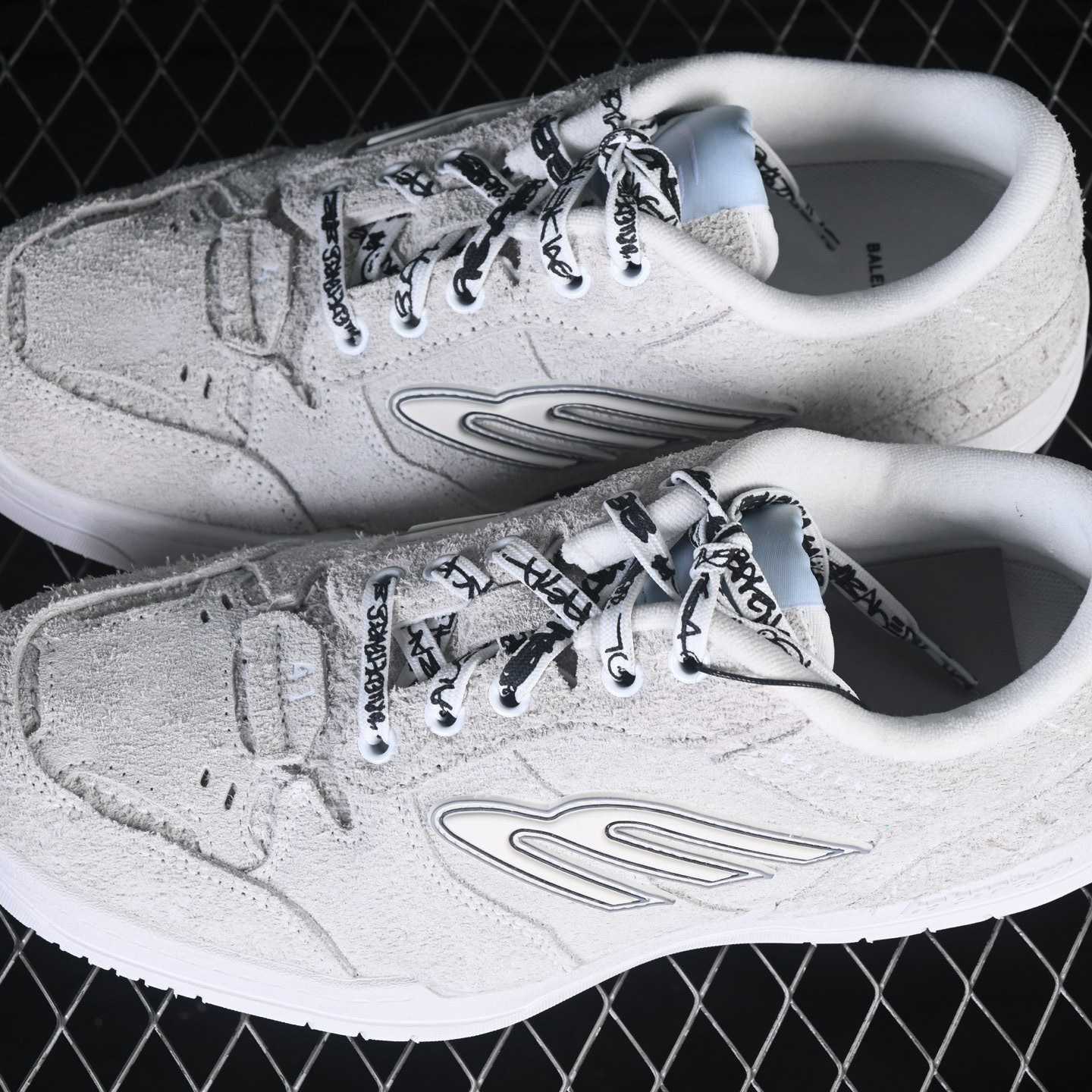 Balenciaga Hamptons Sneaker In Off-white And Black Brushed Suede Cowskin - DesignerGu