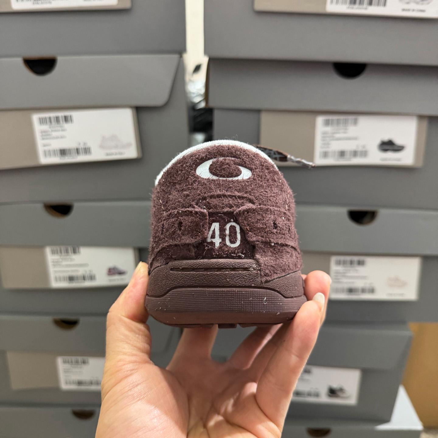 Balenciaga Hamptons Sneaker In Dark Brown And Beige Brushed Suede Cowskin - DesignerGu