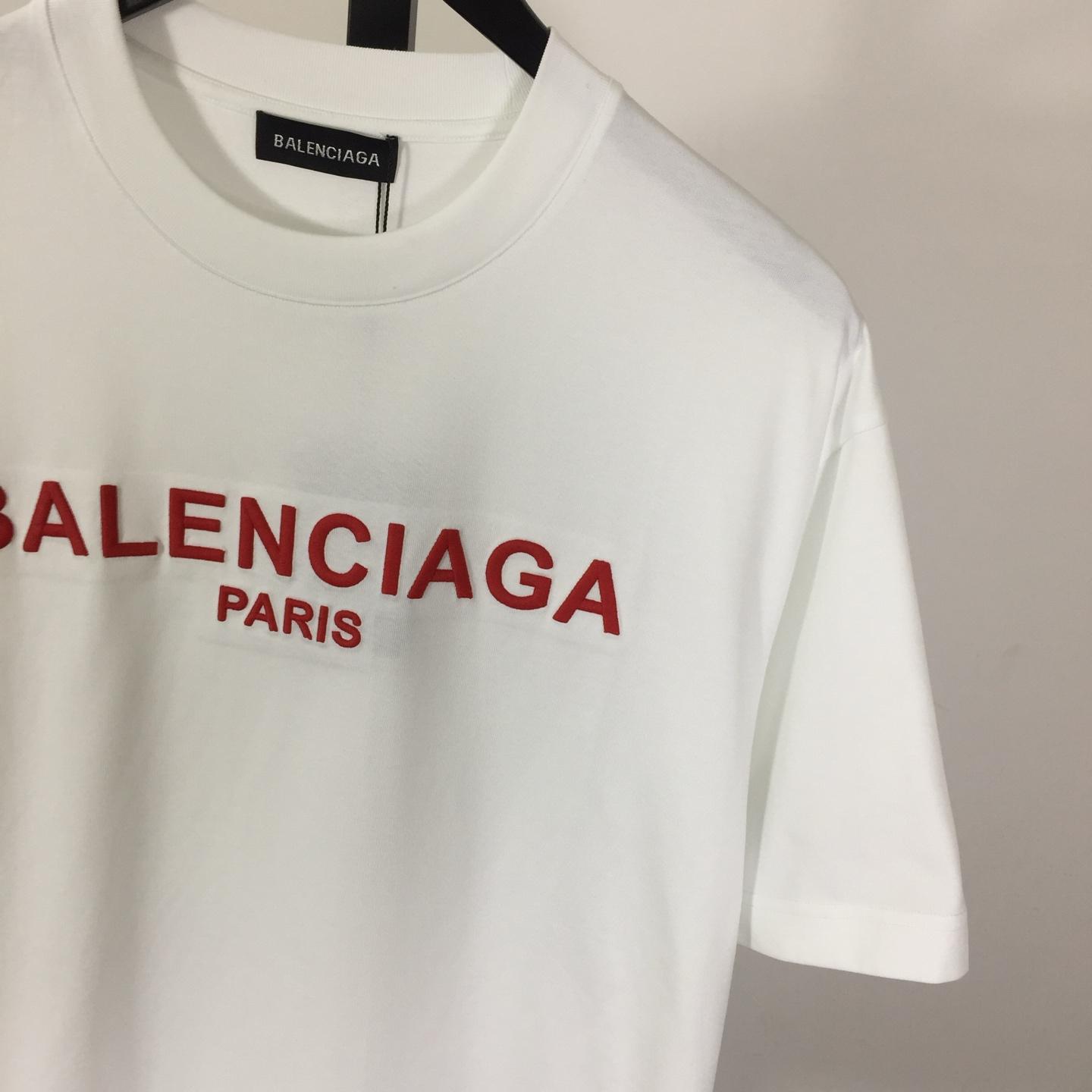 Balenciaga T-shirt Medium Fit  - DesignerGu