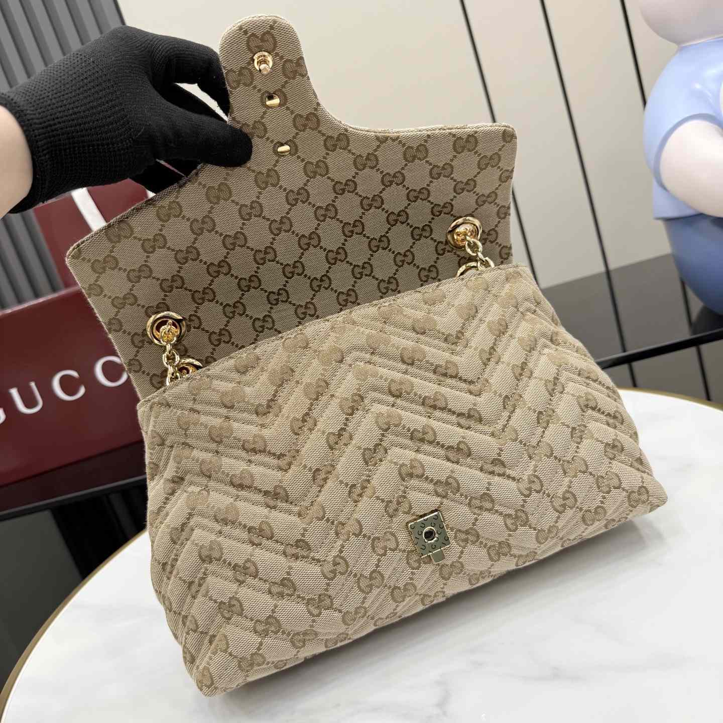 Gucci GG Marmont Medium Shoulder Bag - DesignerGu