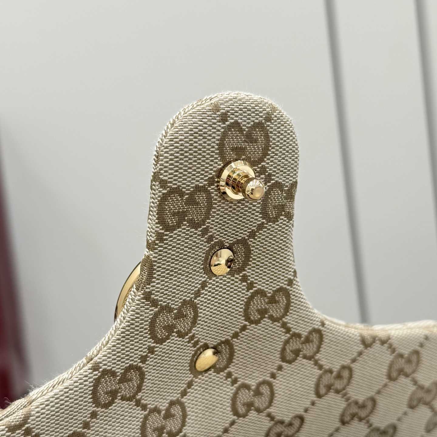 Gucci GG Marmont Medium Shoulder Bag - DesignerGu