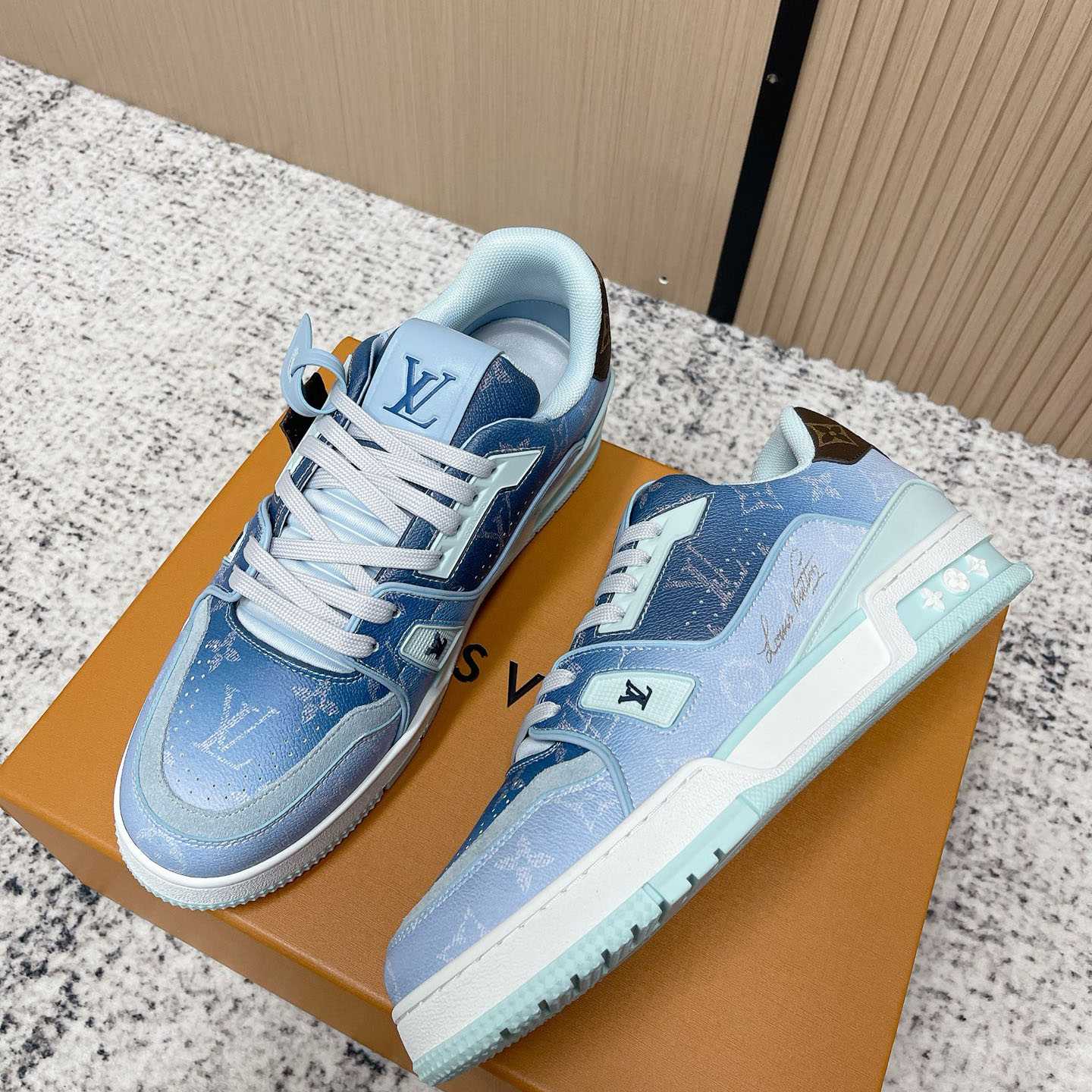 Louis Vuitton LV Trainer Sneaker  1AJTQO - DesignerGu