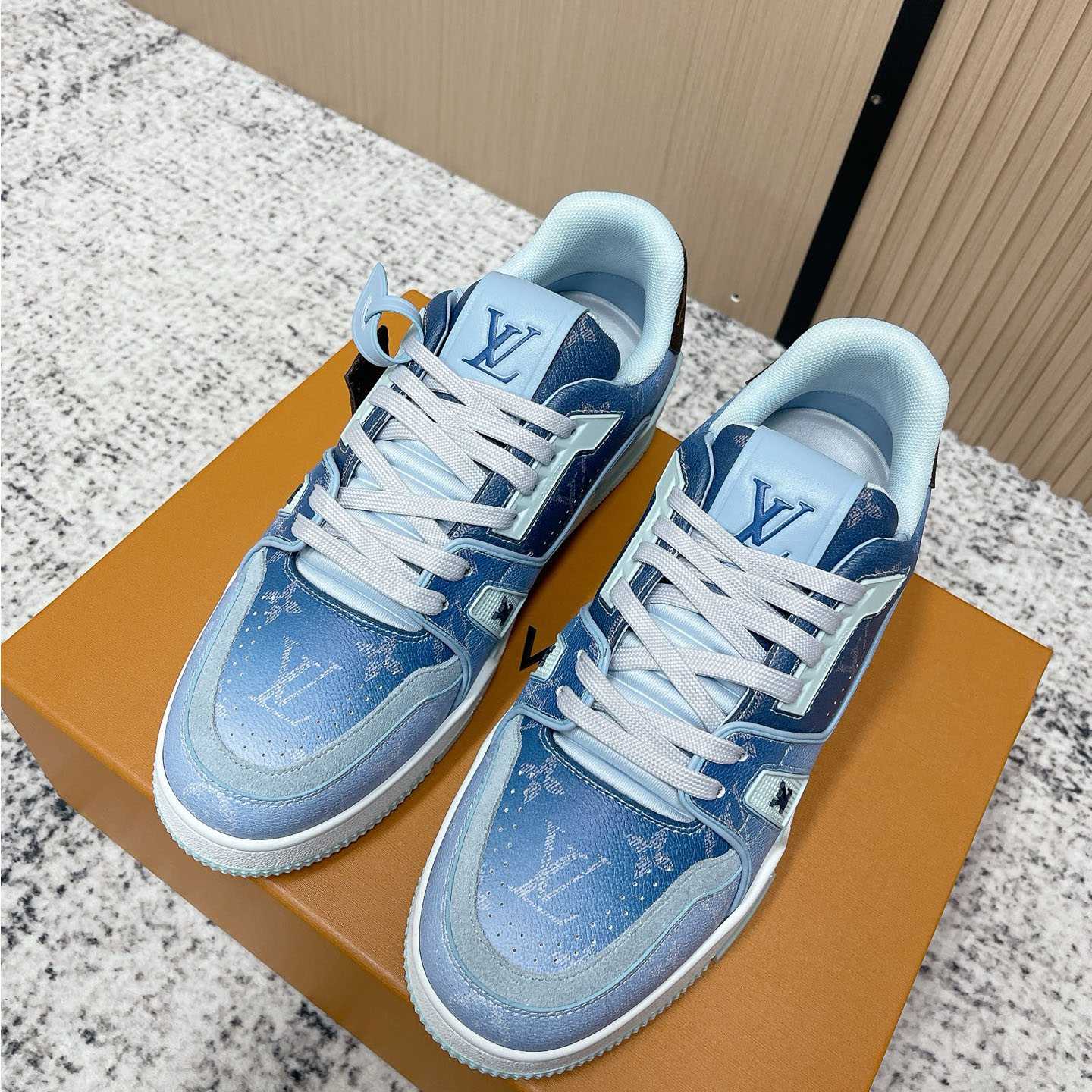 Louis Vuitton LV Trainer Sneaker  1AJTQO - DesignerGu