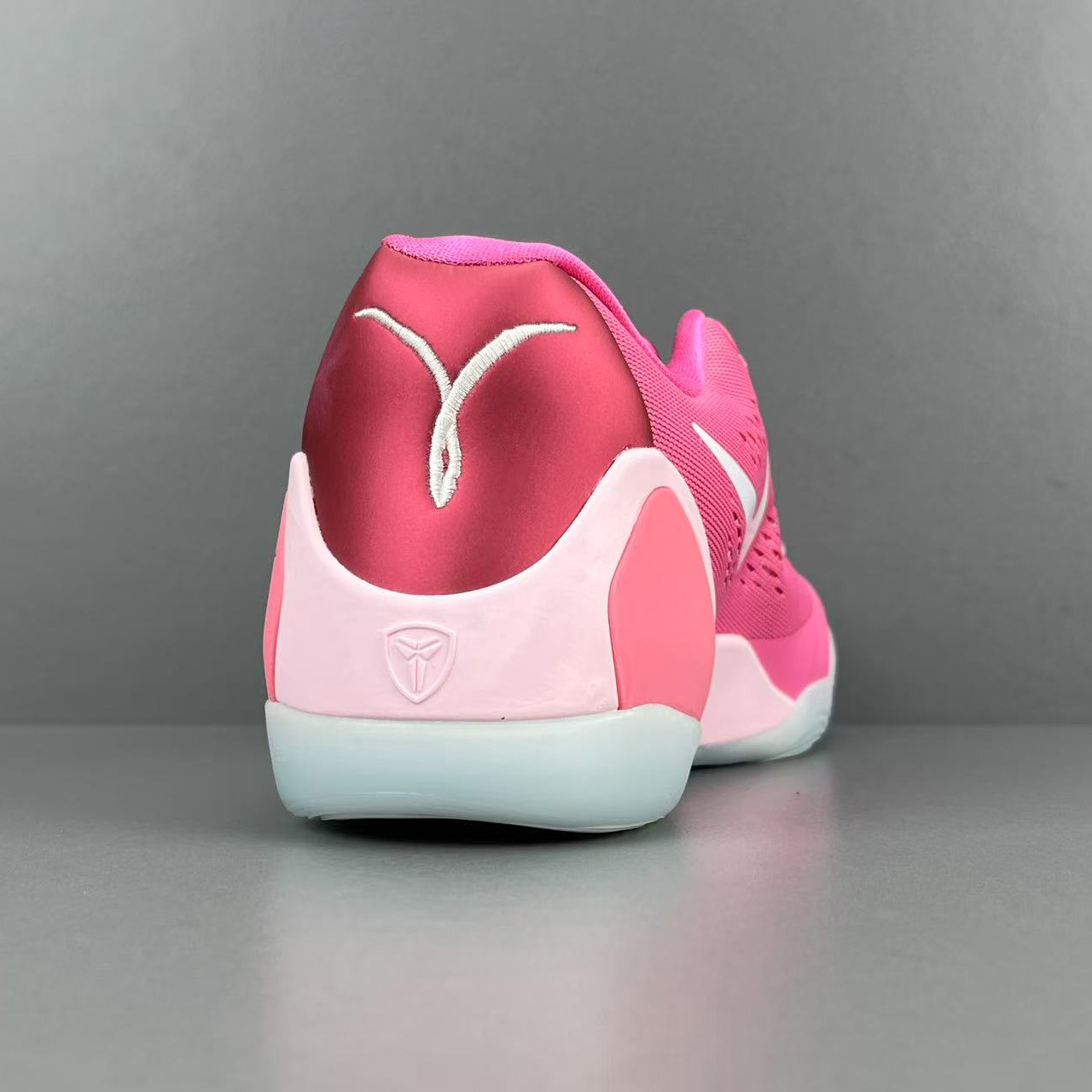 Nike Kobe 9 Low EM Think Pink PE HQ4995-600  - DesignerGu