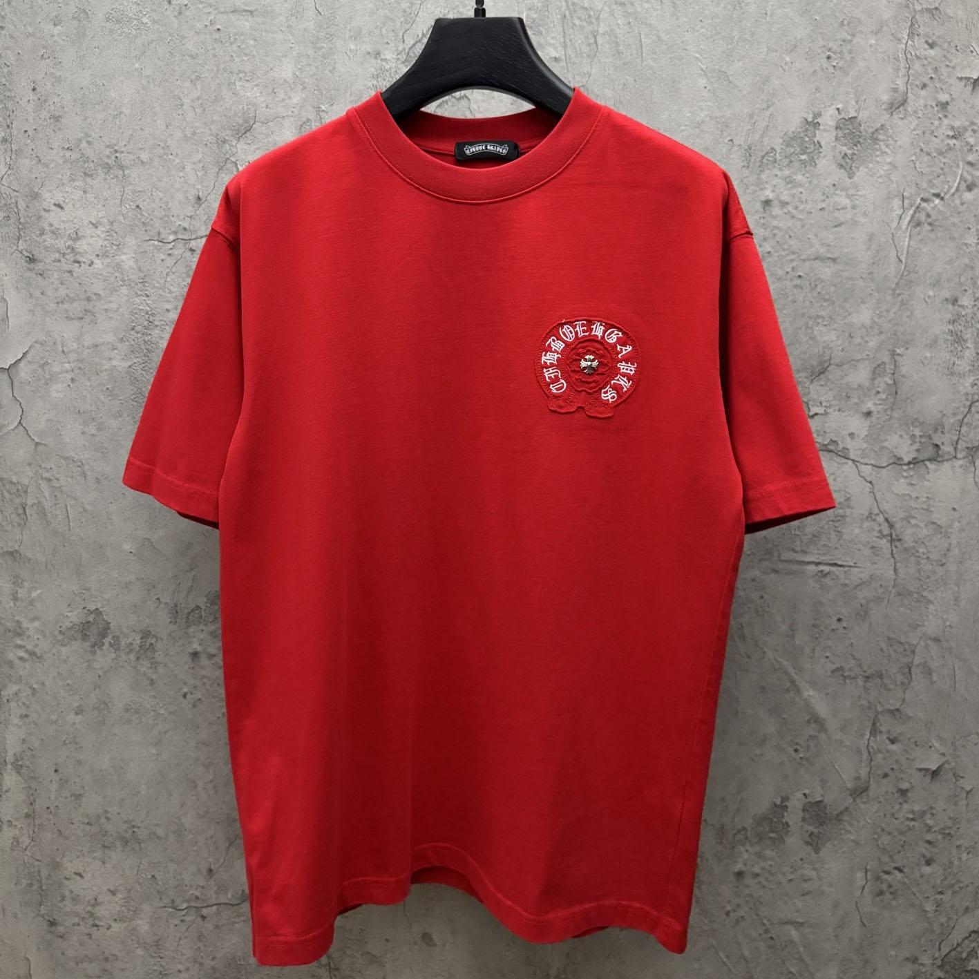 Chrome Hearts Red Sanskrit Horseshoe Embroidered  T-Shirt - DesignerGu