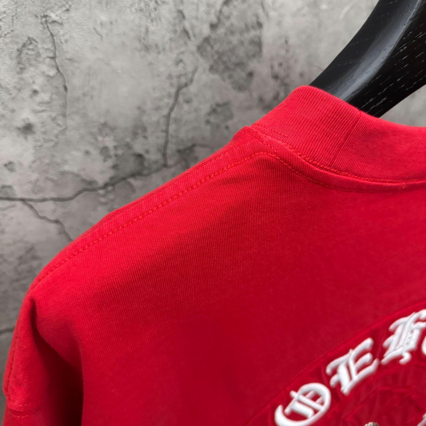Chrome Hearts Red Sanskrit Horseshoe Embroidered  T-Shirt - DesignerGu