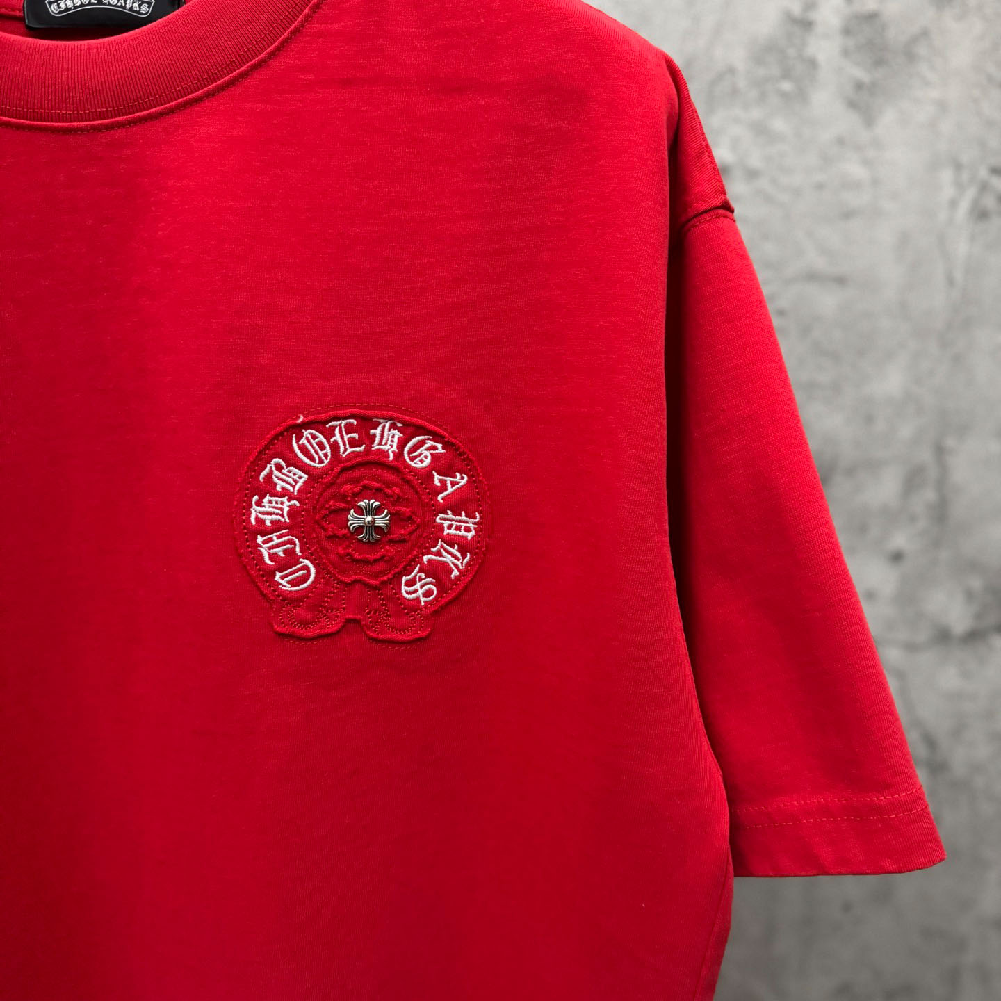 Chrome Hearts Red Sanskrit Horseshoe Embroidered  T-Shirt - DesignerGu