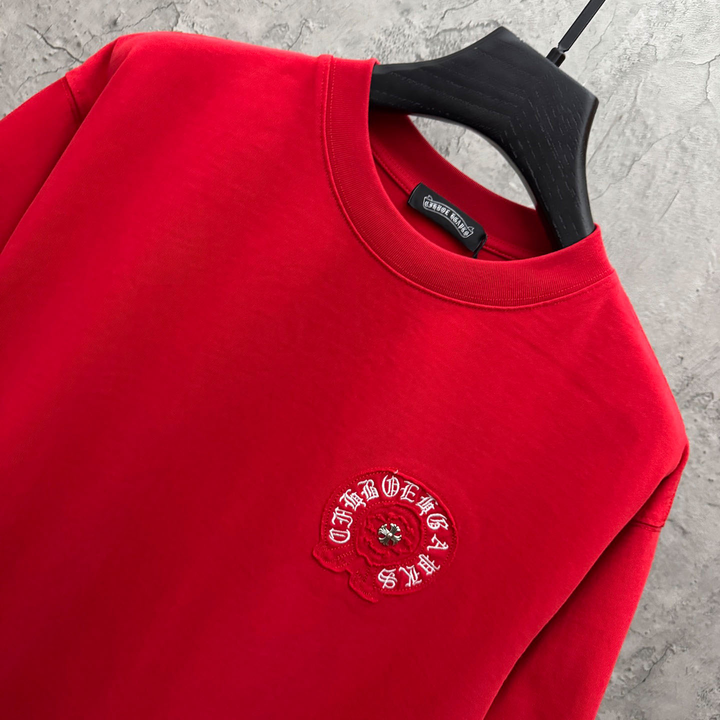 Chrome Hearts Red Sanskrit Horseshoe Embroidered  T-Shirt - DesignerGu