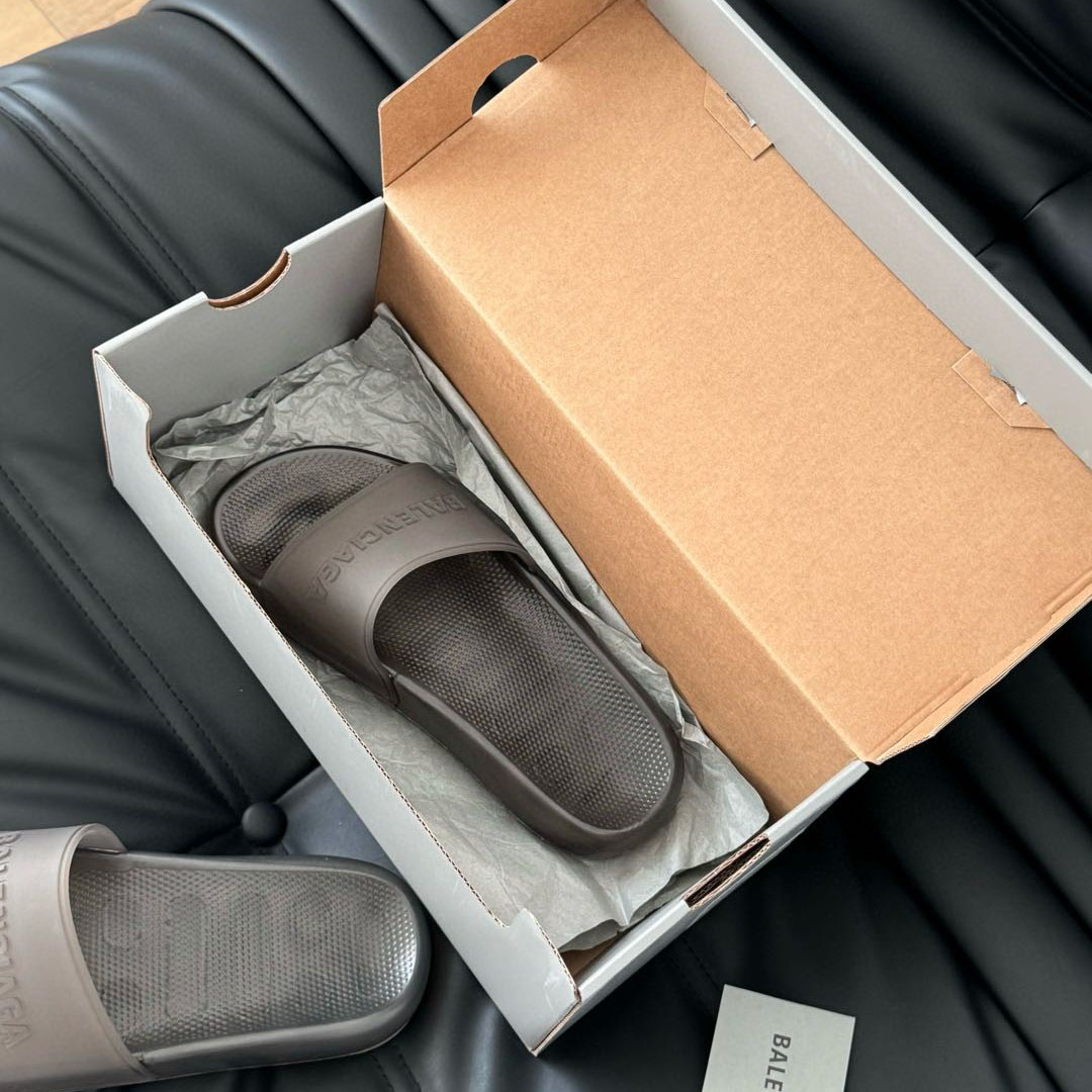 Balenciaga Pool Transparent Slide Sandal - DesignerGu