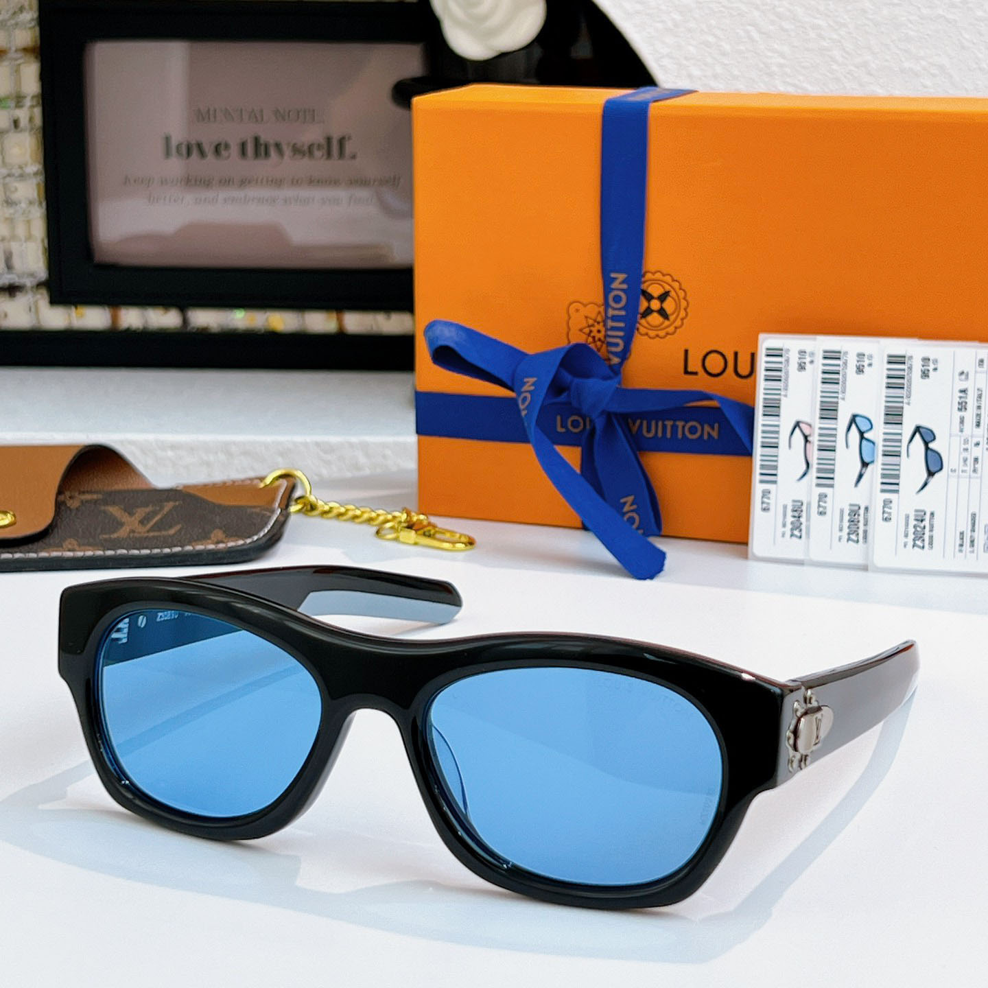 Louis Vuitton LV Frog Round Square Sunglasses - DesignerGu