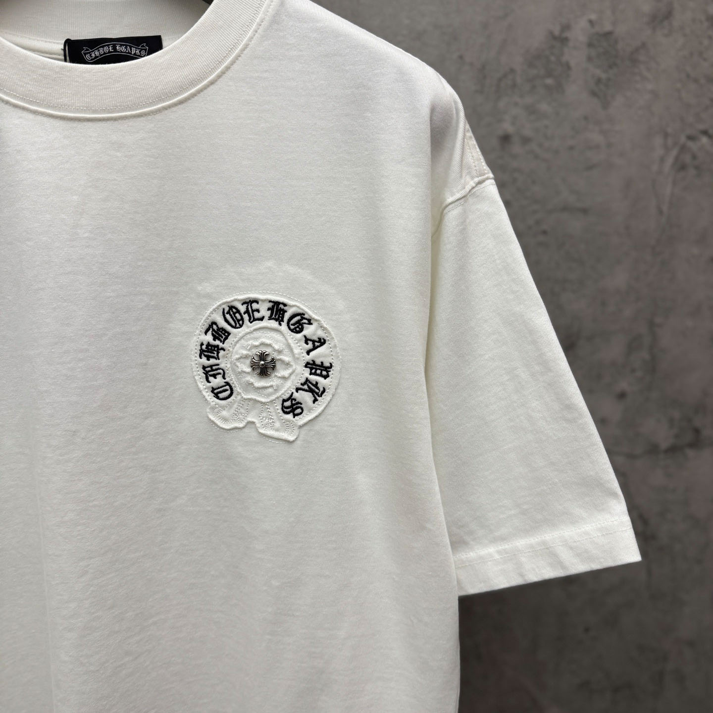 Chrome Hearts White Sanskrit Horseshoe Embroidered  T-Shirt - DesignerGu