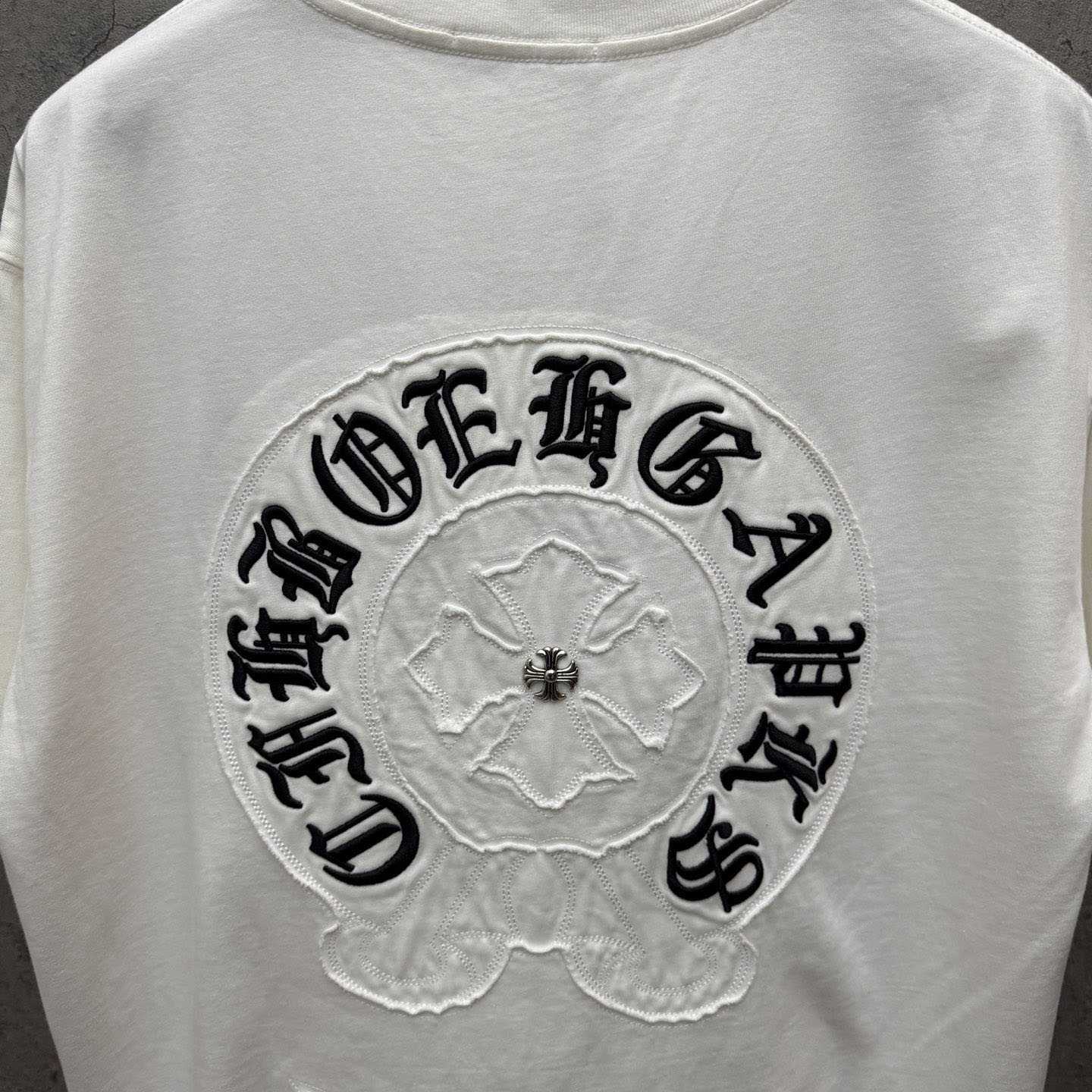 Chrome Hearts White Sanskrit Horseshoe Embroidered  T-Shirt - DesignerGu