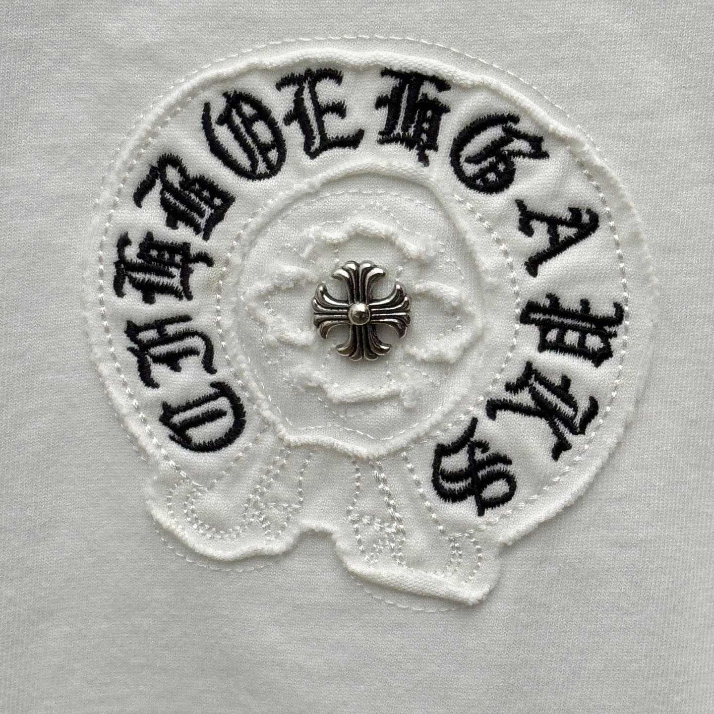 Chrome Hearts White Sanskrit Horseshoe Embroidered  T-Shirt - DesignerGu