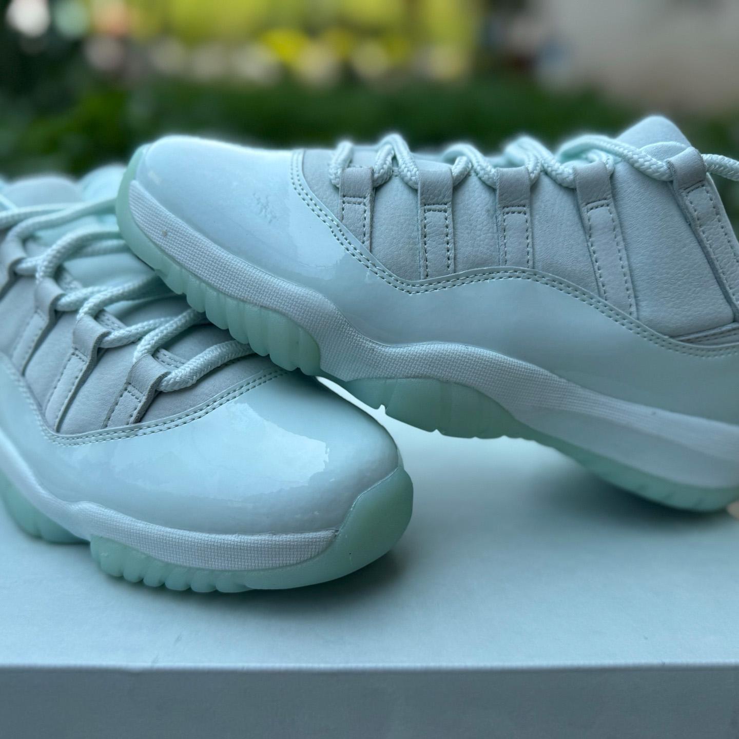 Jordan 11 Retro Low Lgloo  - DesignerGu