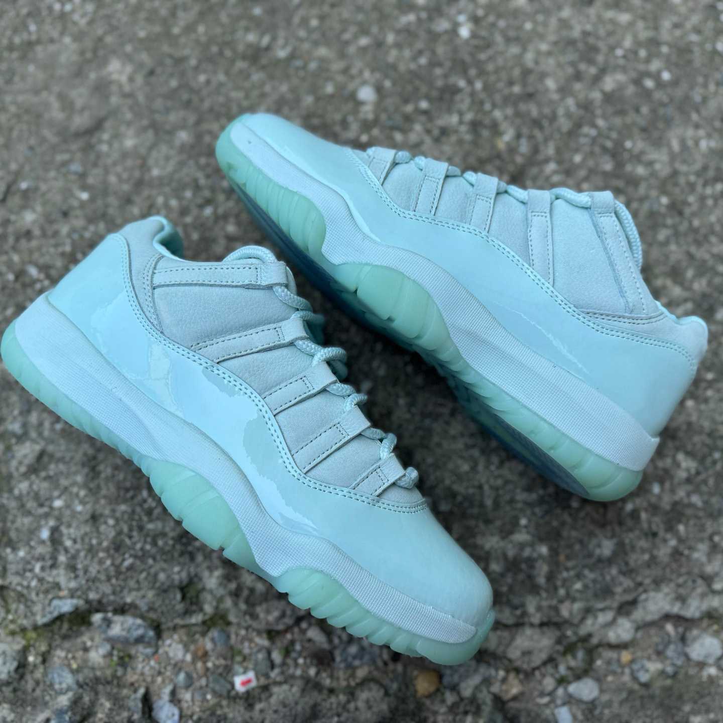 Jordan 11 Retro Low Lgloo  - DesignerGu