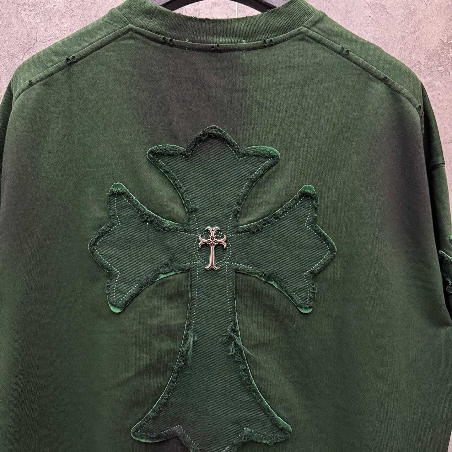 Chrome Hearts Green Hand-Embroidered Distressed Cross  Crewneck Tee - DesignerGu