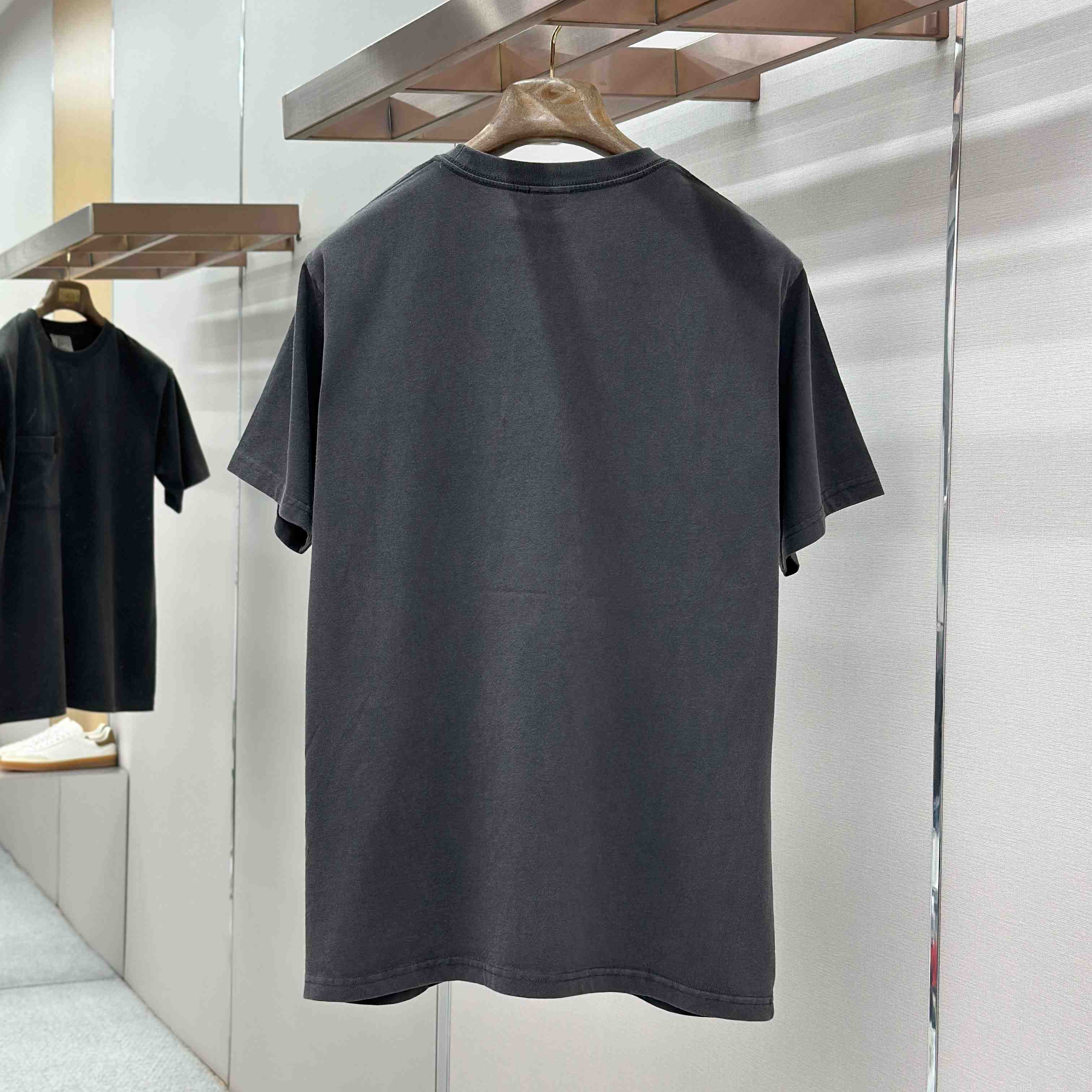 Dior T-Shirt With Pocket - DesignerGu