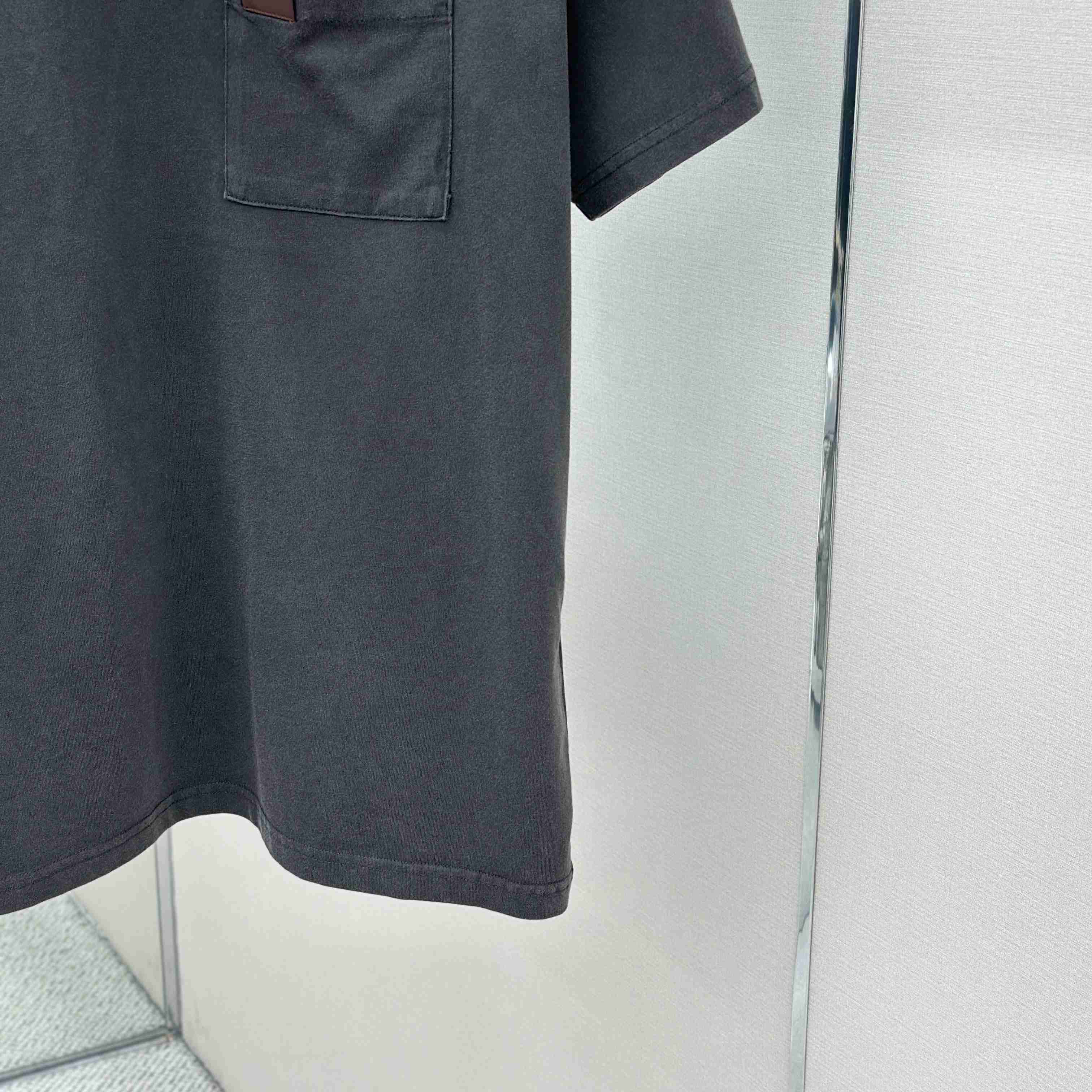 Dior T-Shirt With Pocket - DesignerGu